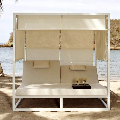 Cama de alberca o camastro con techo Soria de aluminio